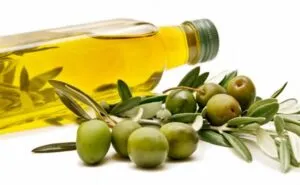 Desmaquillante natural, aceite de oliva para desmaquillar, desmaquillarse con aceite de oliva