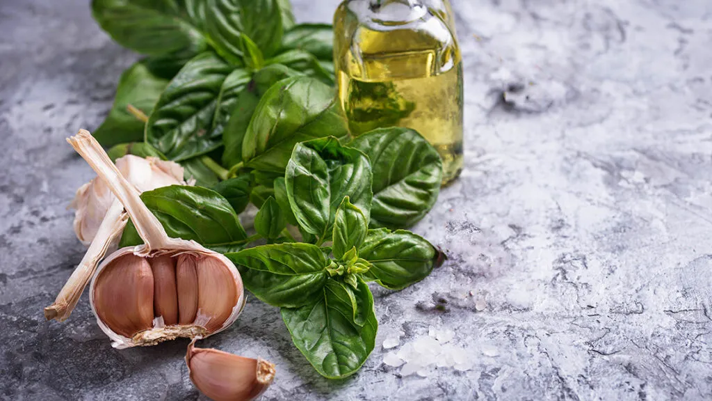 Beneficios del aceite de oliva con ajo
